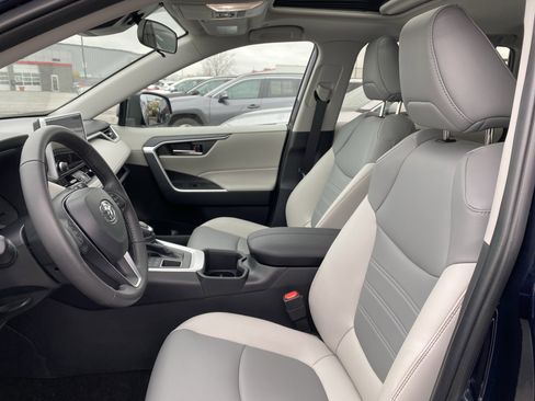 Used 2024 Toyota RAV4 XLE Premium image 10