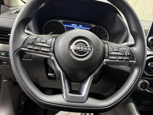 Used 2025 Nissan Sentra SV FWD image 7