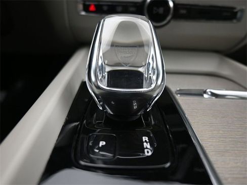 Used 2022 Volvo XC60 B6 Inscription w/ Advanced Package image 16