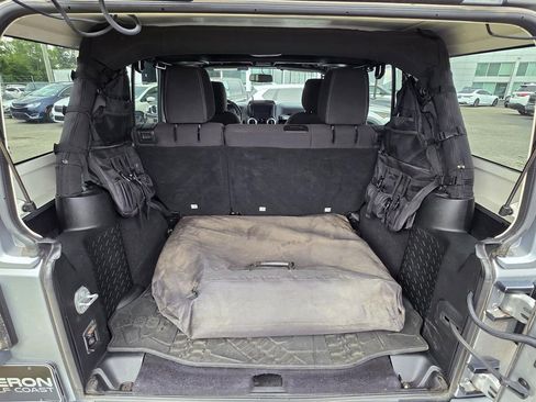 Used 2015 Jeep Wrangler Unlimited Sahara AWD/4WD image 15