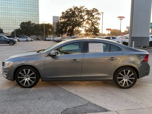 Used 2017 Volvo S60 T5 Inscription Platinum FWD image 4