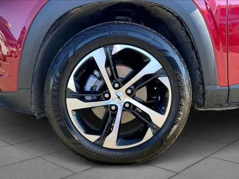 Certified 2025 Chevrolet Trax RS w/ Driver Confidence Package image 11