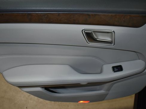 Used 2014 Mercedes-Benz E 350 Sedan image 41