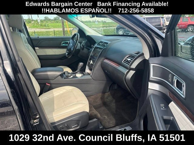 Used 2017 Ford Explorer Platinum AWD/4WD image 11