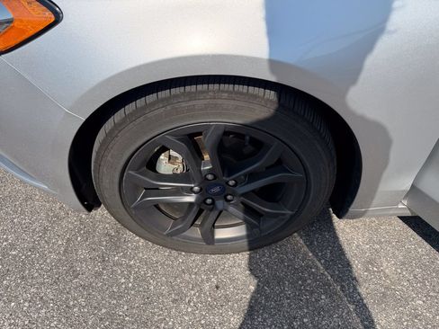Used 2018 Ford Fusion SE w/ Equipment Group 201A FWD image 27
