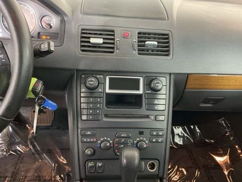 Used 2005 Volvo XC90 2.5T AWD/4WD image 16
