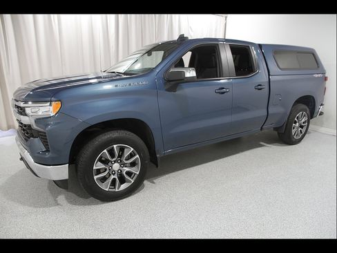 Certified 2024 Chevrolet Silverado 1500 LT AWD/4WD image 3