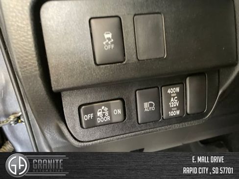 Used 2022 Toyota Tacoma TRD Off-Road w/ Technology Package AWD/4WD image 29
