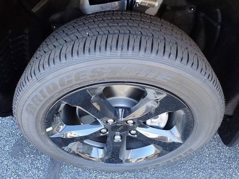 New 2025 Jeep Grand Cherokee L Altitude image 11