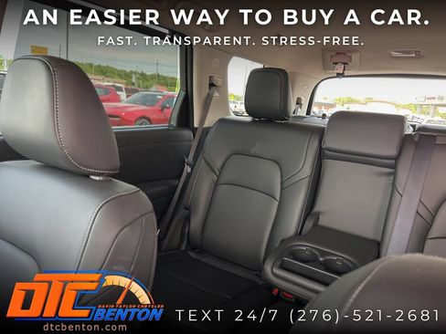 Used 2025 Nissan Pathfinder SL AWD/4WD image 11