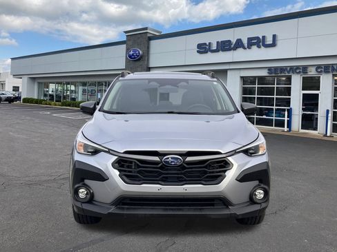 Used 2024 Subaru Crosstrek 2.0i Premium image 2