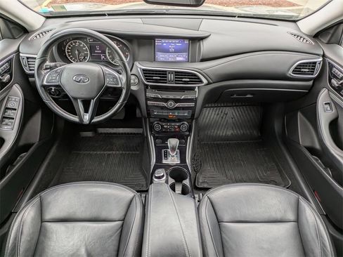 Used 2018 INFINITI QX30 Premium w/ Cargo Package image 17