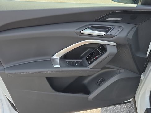 New 2025 Audi Q5 Prestige image 16