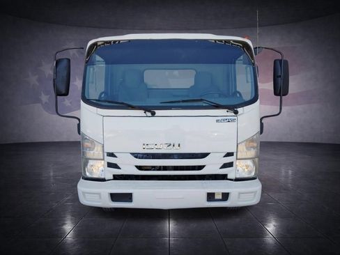 Used 2020 Isuzu NPR RWD image 8