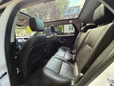 Used 2018 Land Rover Discovery Sport HSE AWD/4WD image 12
