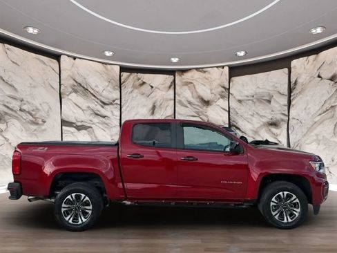 Used 2021 Chevrolet Colorado Z71 AWD/4WD image 8