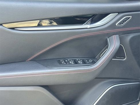 Used 2018 Maserati Levante S GranSport image 19
