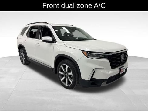 Used 2025 Honda Pilot Elite image 8