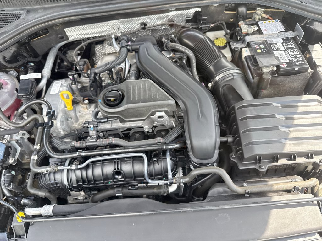Used 2025 Volkswagen Jetta SE FWD image 18
