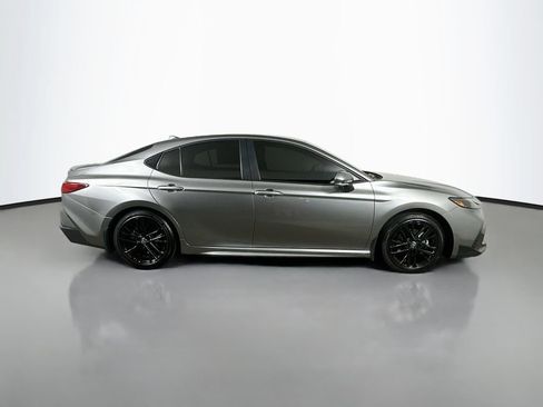 Used 2025 Toyota Camry SE FWD image 7