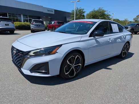 Certified 2025 Nissan Altima 2.5 SR FWD image 8