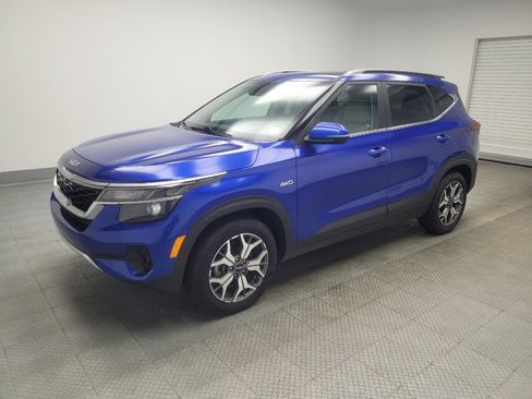 Used 2022 Kia Seltos EX AWD/4WD image 2