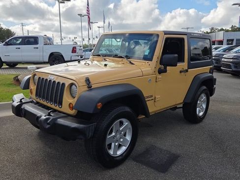 Used 2013 Jeep Wrangler Sport AWD/4WD image 3