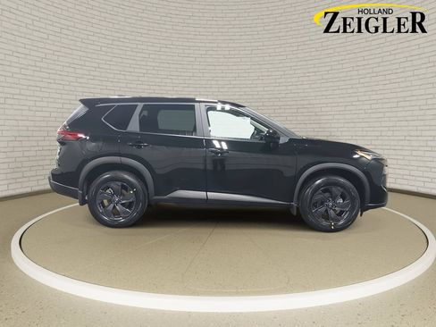 New 2026 Nissan Rogue SV AWD/4WD image 4