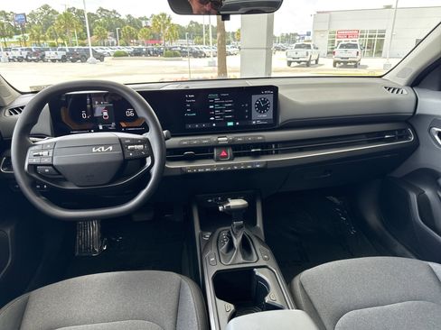 Used 2025 Kia K4 FWD image 26