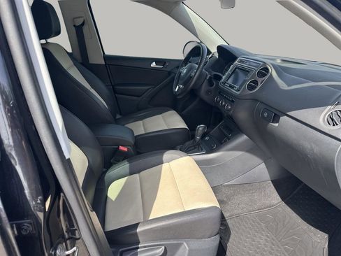 Used 2017 Volkswagen Tiguan S FWD image 14
