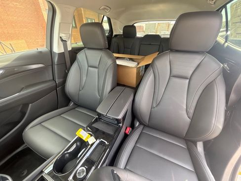 Used 2025 Buick Envision Preferred image 19