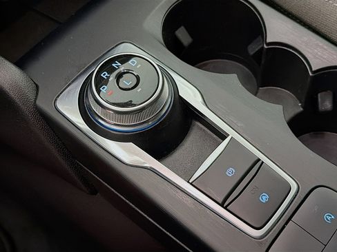 Used 2022 Ford Escape SE w/ SE Sport Appearance Package image 19