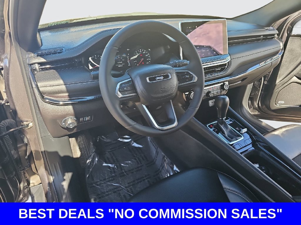 Used 2023 Jeep Compass Latitude w/ Sun and Sound Group AWD/4WD image 15
