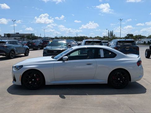 Used 2025 BMW 230i Coupe w/ M Sport Package RWD image 5