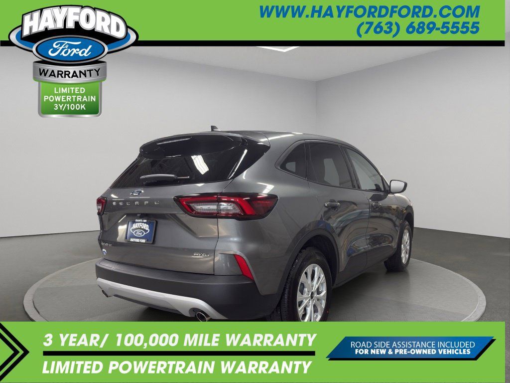 Used 2026 Ford Escape Active w/ Cold Weather Package AWD/4WD image 3