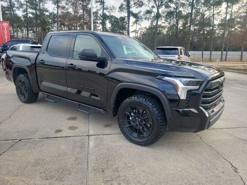 Used 2022 Toyota Tundra SR5 image 8