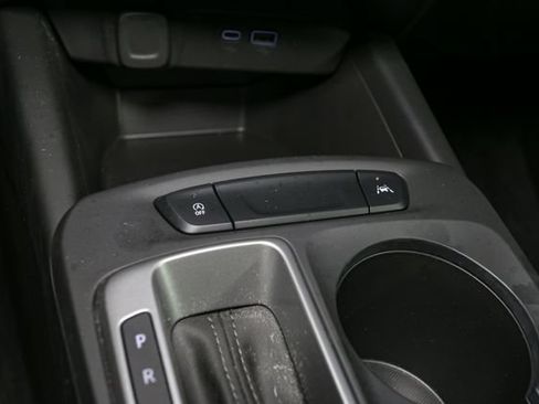 Used 2025 Chevrolet Trax LS w/ LS Convenience Package FWD image 24