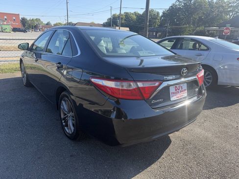 Used 2016 Toyota Camry SE FWD image 5