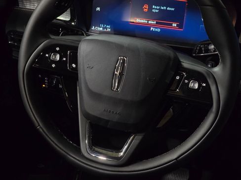 New 2026 Lincoln Corsair Premiere image 22