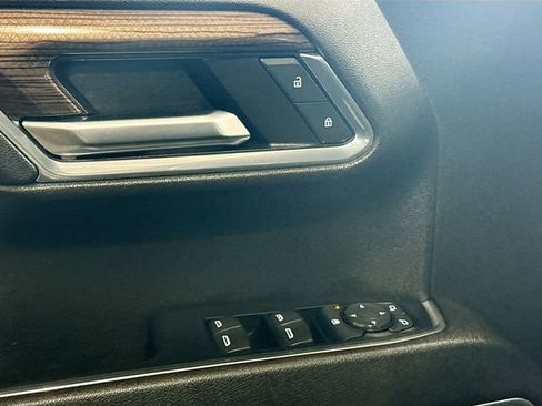 Used 2023 Chevrolet Silverado 1500 LT Trail Boss w/ LPO, Dark Essentials Package AWD/4WD image 19