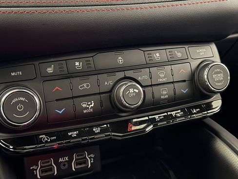 Certified 2025 Dodge Durango GT image 20