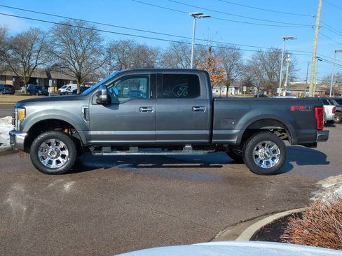 Used 2017 Ford F350 Lariat w/ Chrome Package image 5