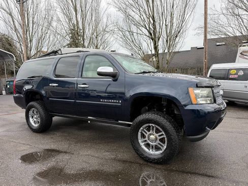 Used 2007 Chevrolet Suburban LTZ w/ LTZ Preferred Equipment Group image 3