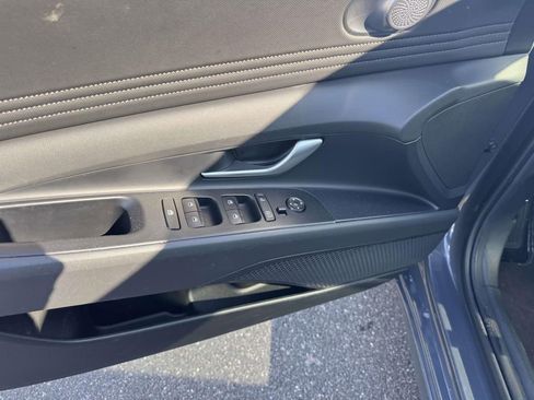 Used 2025 Hyundai Elantra SEL image 14