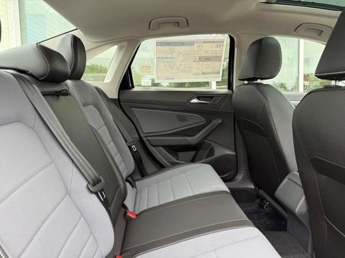 New 2025 Volkswagen Jetta SE image 5