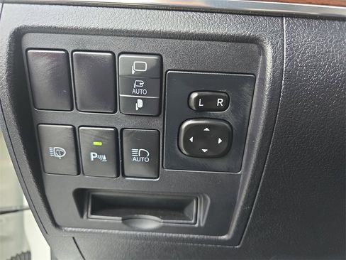 Used 2021 Toyota Land Cruiser image 26