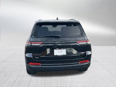 New 2025 Jeep Grand Cherokee Limited image 6