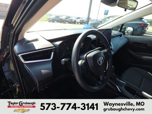 Used 2024 Toyota Corolla LE FWD image 14