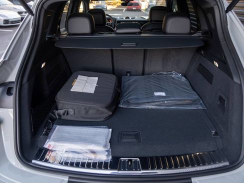 New 2026 Porsche Cayenne Base image 30