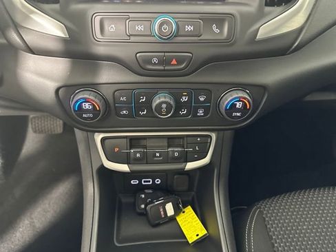 Used 2023 GMC Terrain SLE w/ Driver Convenience Package image 23